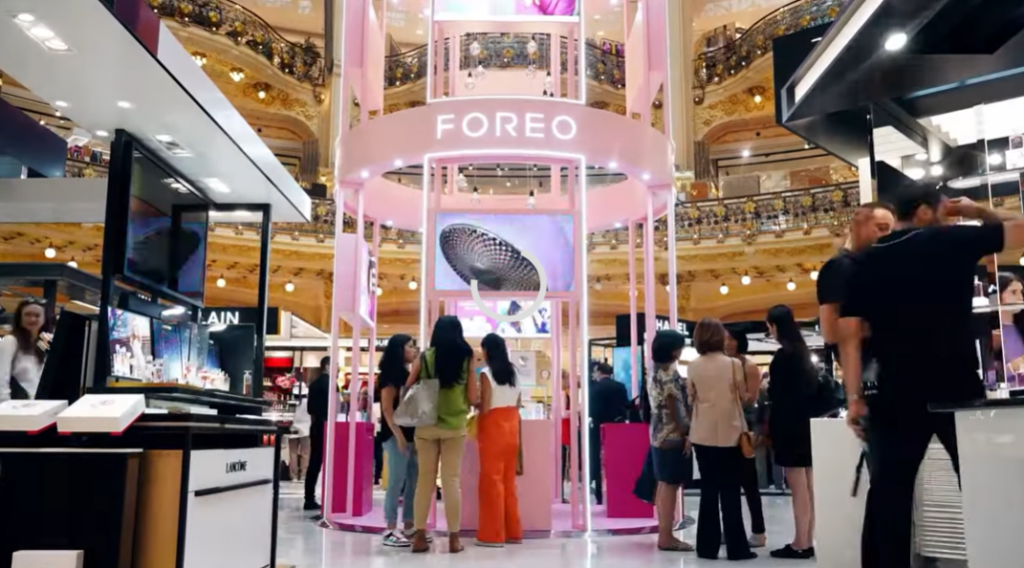 Foreo front stand in a mall