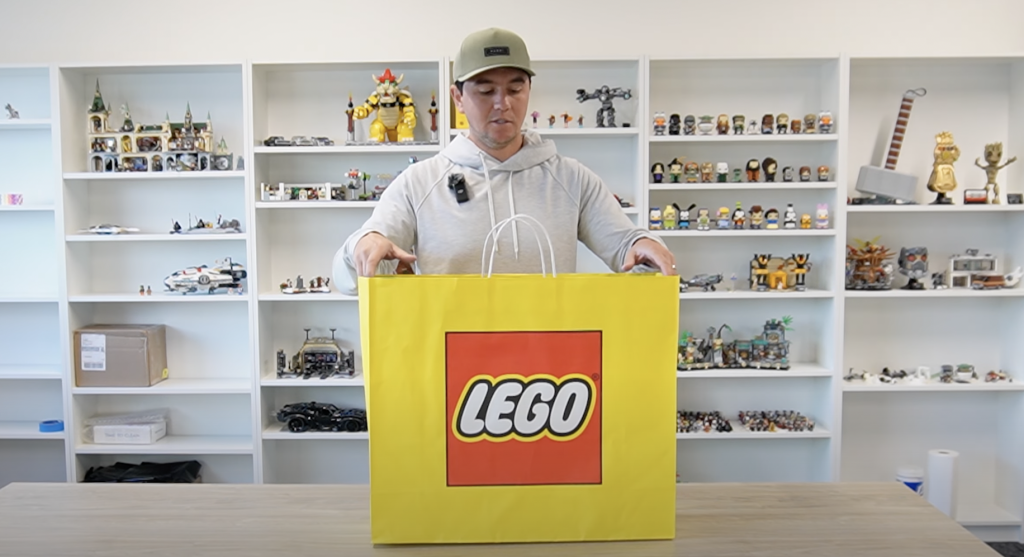 LEGO Return and Refund Policy - Toy - Lego Store - Men